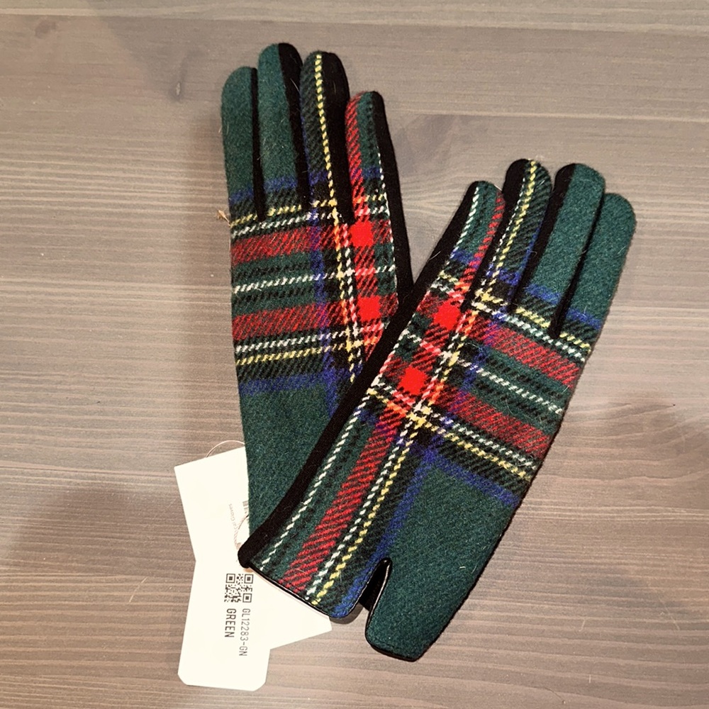 NWT MacDonald Plaid Gloves with index and thumb touch for electronics